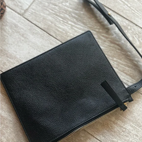 Alexander McQueen Black Leather Wristlet Bag - Picture 4 of 4